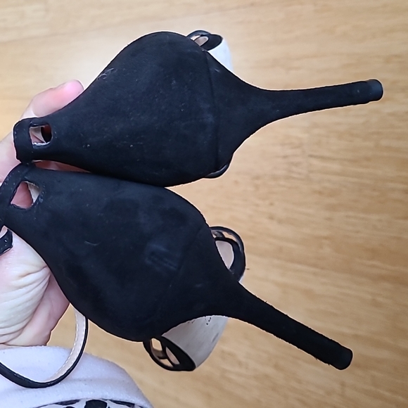 Stuart Weitzman Suede Ankle-Strap Sandals *size 10.5* - Picture 4 of 6